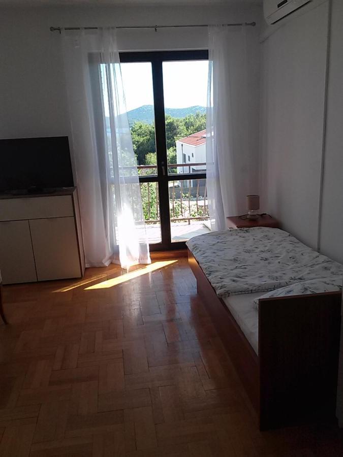 Apartmani Nikola ビオグラード・ナ・モル エクステリア 写真