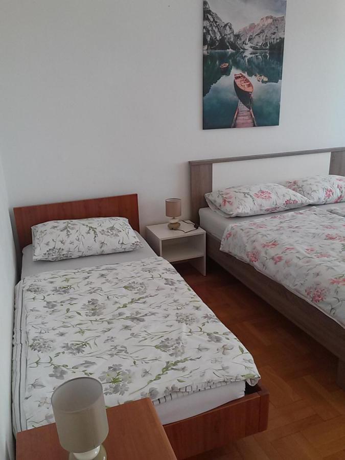Apartmani Nikola ビオグラード・ナ・モル エクステリア 写真