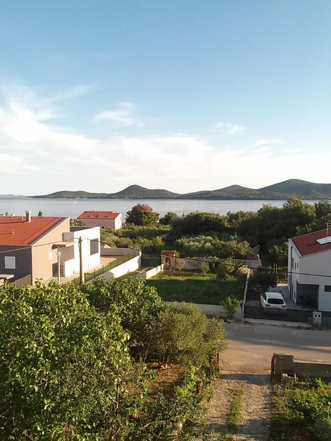 Apartmani Nikola ビオグラード・ナ・モル エクステリア 写真