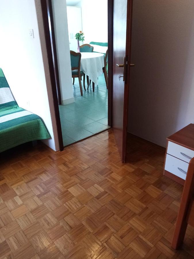 Apartmani Nikola ビオグラード・ナ・モル エクステリア 写真