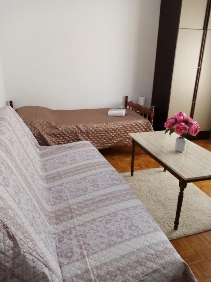 Apartmani Nikola ビオグラード・ナ・モル エクステリア 写真