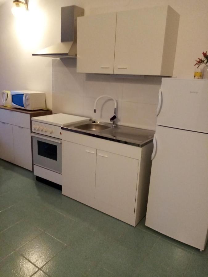 Apartmani Nikola ビオグラード・ナ・モル エクステリア 写真