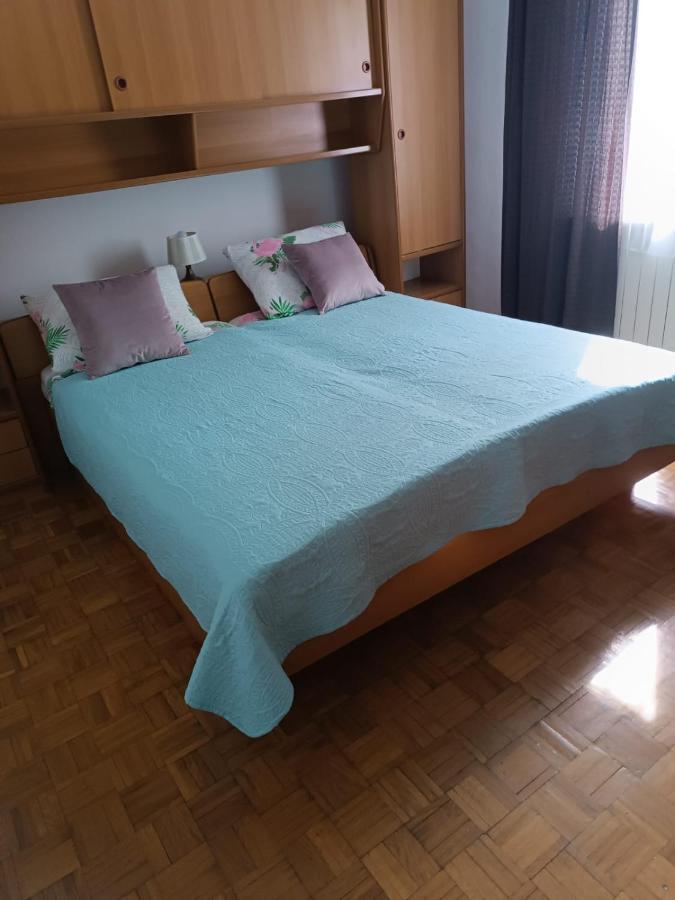 Apartmani Nikola ビオグラード・ナ・モル エクステリア 写真